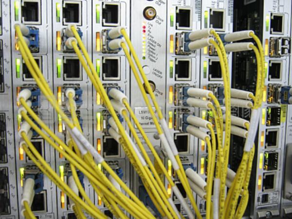 XFP通信设备安装指南 关键步骤与注意事项